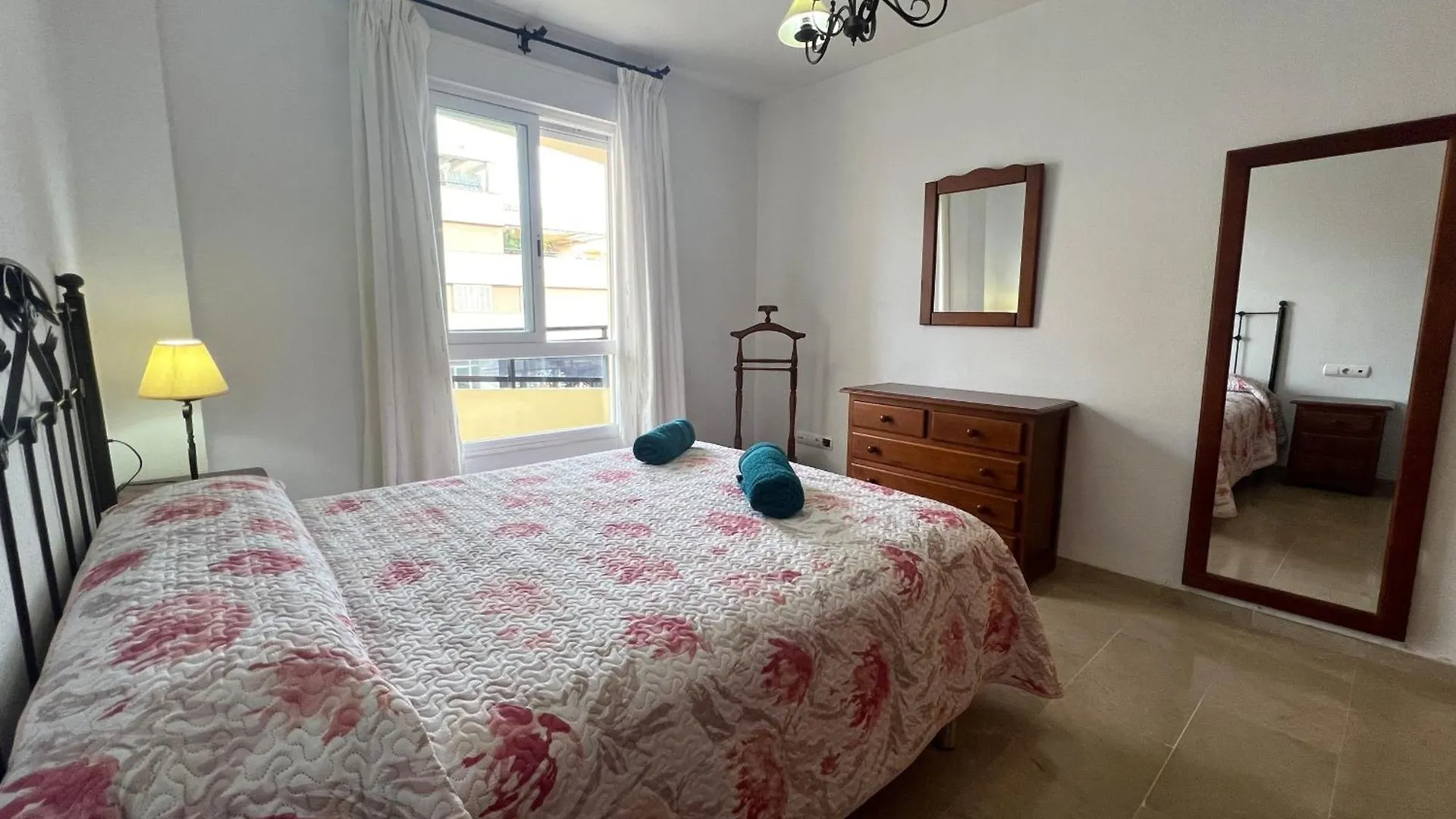 Torremolinos With Pool, Tennis & Gym By Homing Apartment