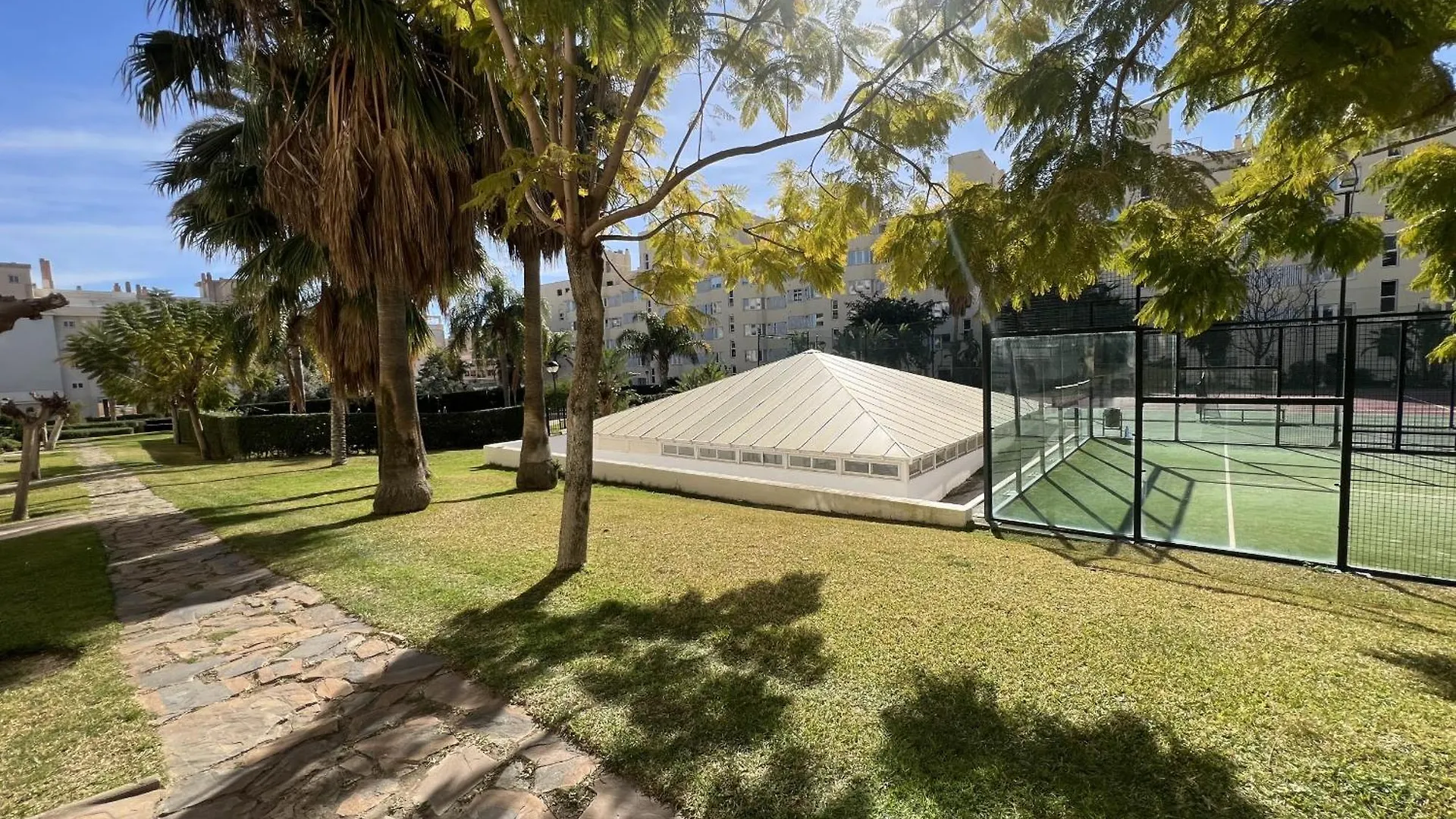 Torremolinos With Pool, Tennis & Gym By Homing Apartamento
