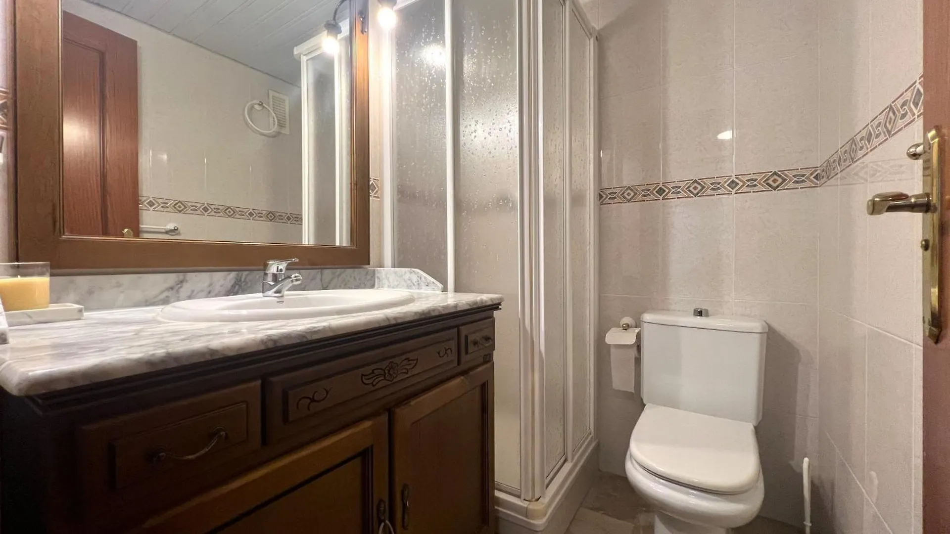 Torremolinos With Pool, Tennis & Gym By Homing Apartamento 0*,